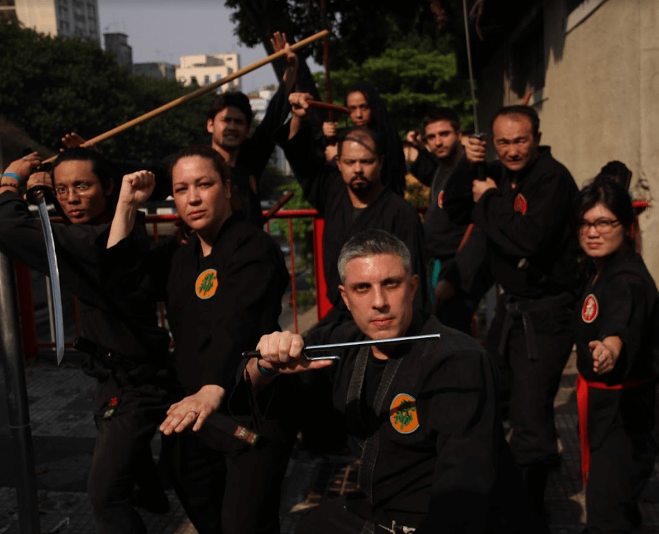 Grupo de apresentacao de Ninjutsu Brasil